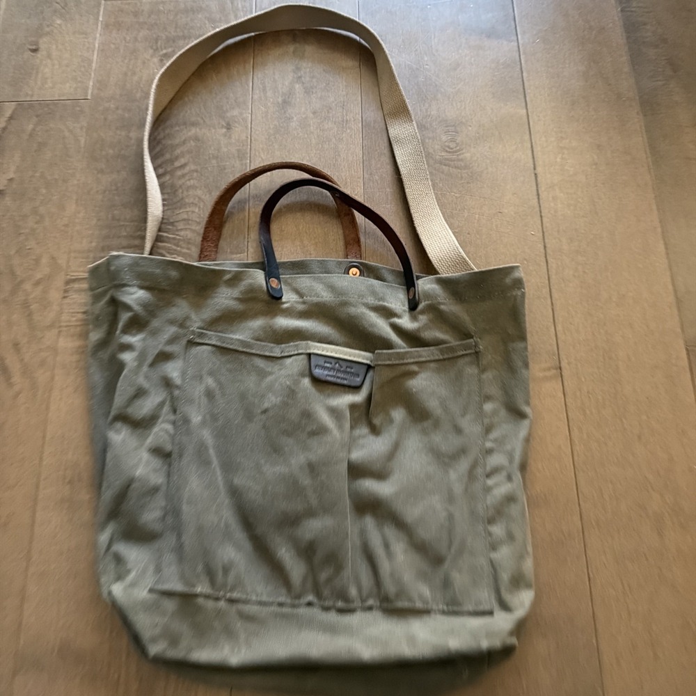 Wax Canvas Utility Tote Bradley Mountain Leather Straps Used 11x13
